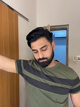 Chat +18 de Royalboy_03 ao vivo