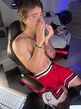 AngelLatinBoy Adlı Modelin Canlı XXX Sohbeti