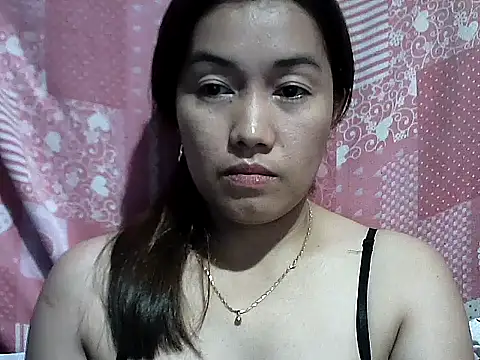 Show de CreamyPussy30 na webcam