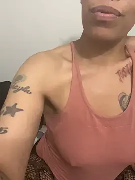 Desirae_Luciano live XXX chat