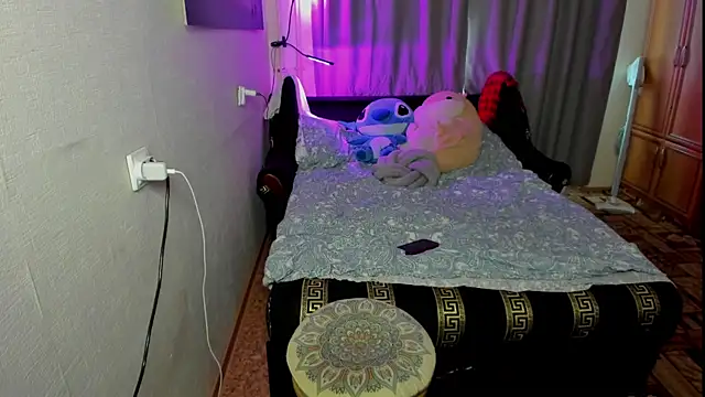 Chat +18 de monica__elder ao vivo