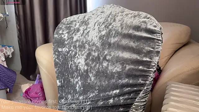 emily_is_here_'s Live XXX Chat
