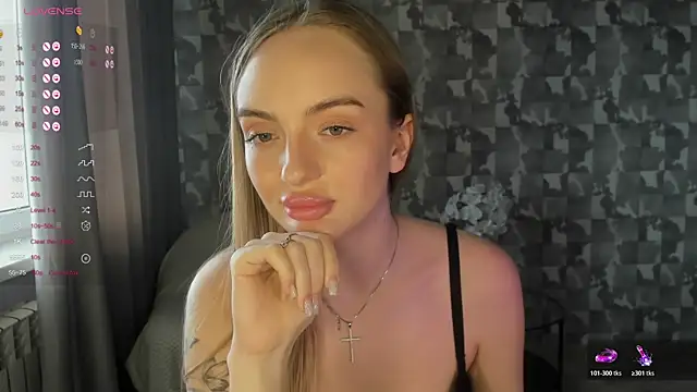 A_delina élő XXX-chatje