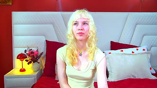 HannahHollis: διαδικτυακό σόου στην κάμερα