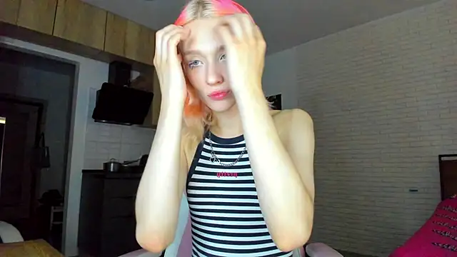 _Alice_Kitty Adlı Modelin Canlı XXX Sohbeti
