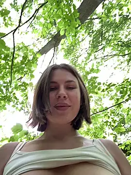 JessieeFlirty Show in webcam
