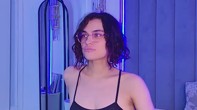 VioletAsh élő XXX-chatje
