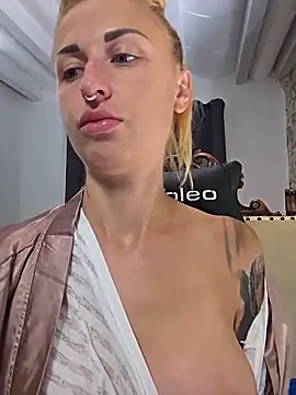 Chat +18 de kylie_blck ao vivo