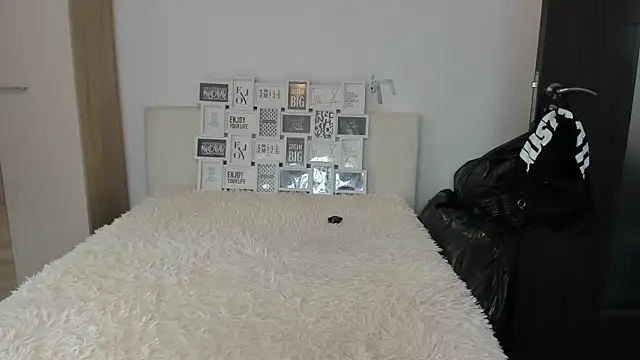 sweetemy4u's Webcam Show