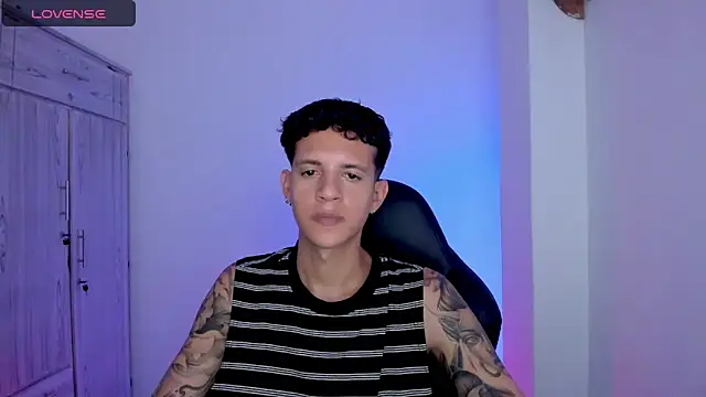 tylernova Pertunjukan Webcam