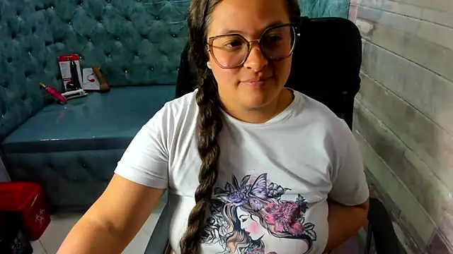 Sarah_Boobs_ Chat XXX live