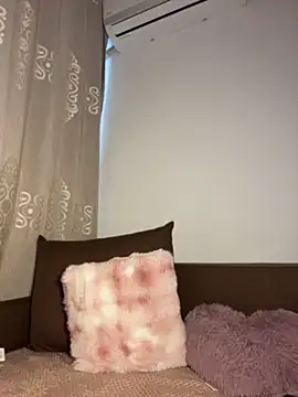 Sabrinedivinee Chat XXX in diretta