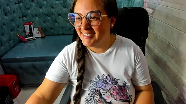 Sarah_Boobs_'s Live XXX Chat
