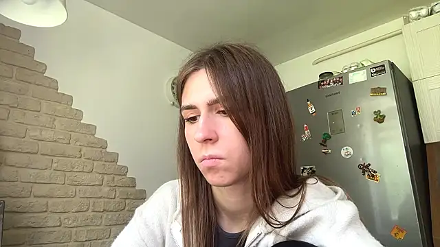 ZaraGuyette XXX чат на живо