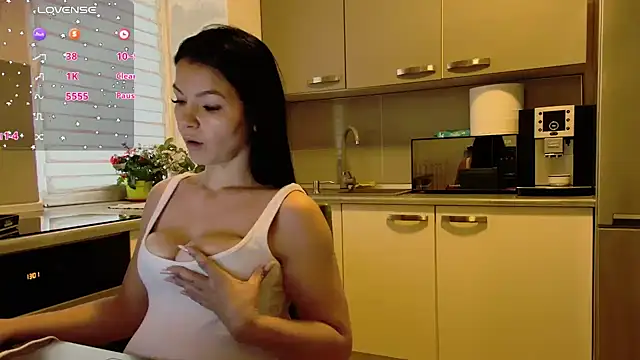 צ'אט XXX בשידור חי של alisoncassie