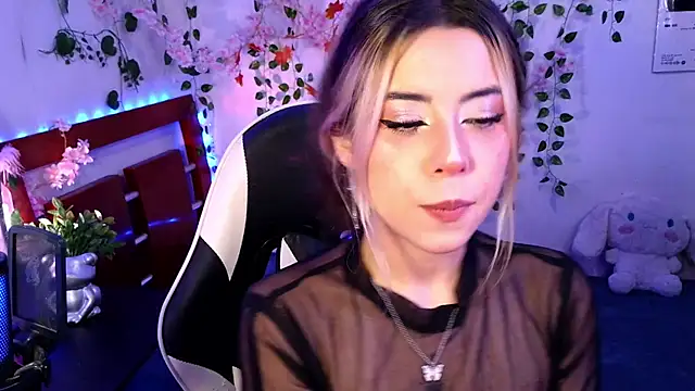 Kittyuwu_ Chat XXX in diretta