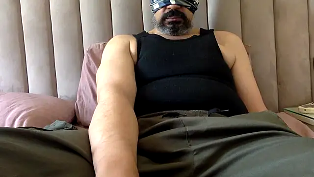 Онлайн чат XXX CaiBull