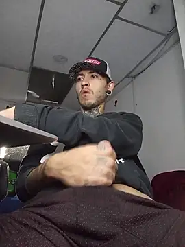 Czat XXX na żywo – Tattoboy19cm