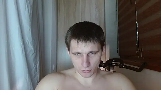 Онлайн чат XXX Poliglotjoe1