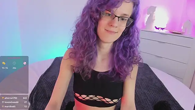 AuraLaunni Chat XXX live