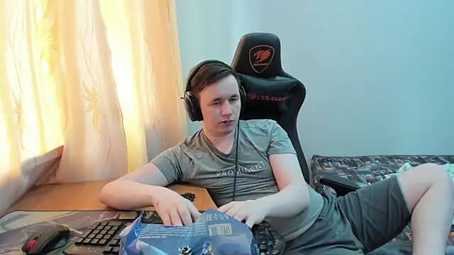 iliaskrislove: онлайн-секс-чат