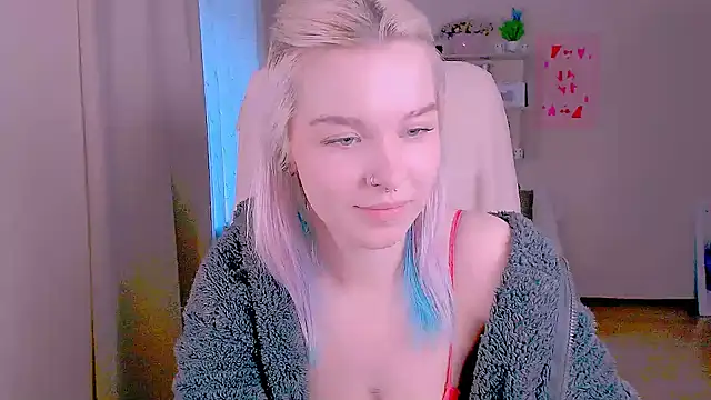 Hot_Blonda Adlı Modelin Canlı XXX Sohbeti