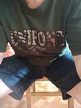LiilyZi 即時 XXX 聊天
