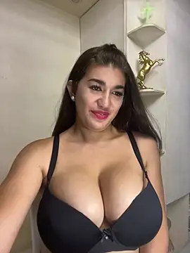Chatroom XXX en direct de SexyFatHugeCock