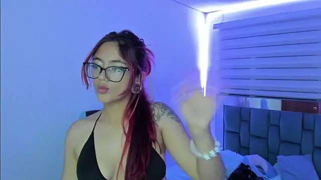 Sara_Red_X – live chatrum
