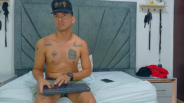 STEVEN_OS' Live XXX Chat
