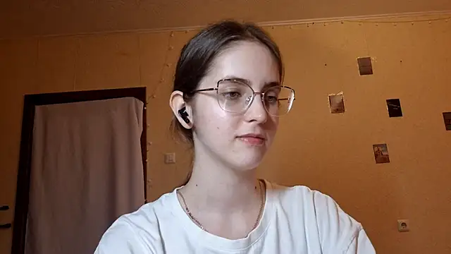 Katelemon Adlı Modelin Canlı XXX Sohbeti
