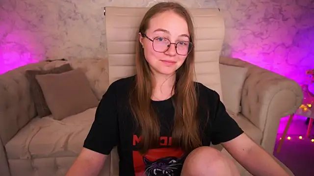 ArrinaWairr's Live XXX Chat