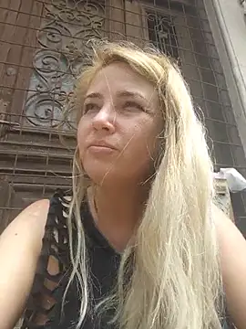 MellanieBliss – Naživo XXX chat