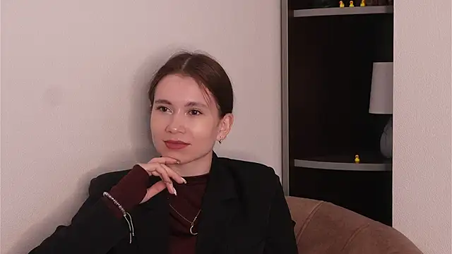 MaileMaslin Adlı Modelin Canlı XXX Sohbeti