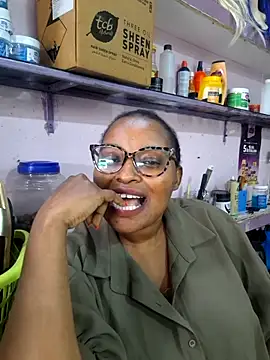 Goddess_of_Hearts' Live XXX Chat