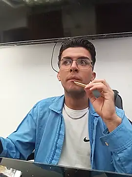 RodrigoColby2 网络视讯表演