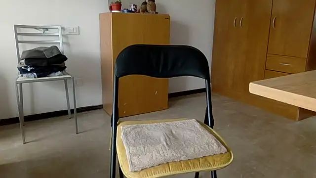 whatever8890 在線直播表演
