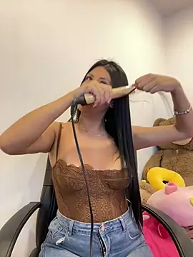 Chat +18 de Alanna_atm_ ao vivo
