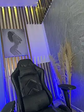 saracaball_'s Live XXX Chat