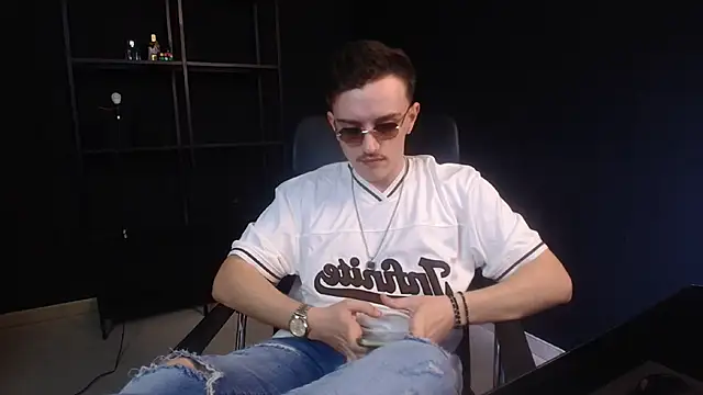 FelixStarkk 即時 XXX 聊天