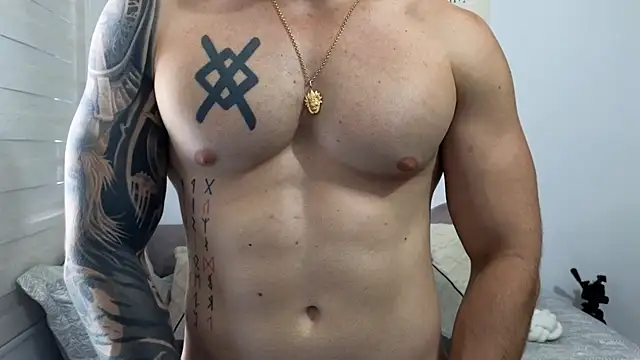 Isaac_Carter Show in webcam