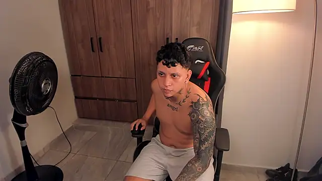 Jake_simons élő XXX-chatje