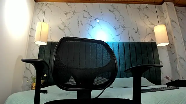 Darius_Wolfe élő XXX-chatje