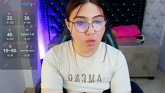 conniejames_m Adlı Modelin Canlı XXX Sohbeti