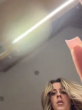 Czat XXX na żywo – Love_Bri