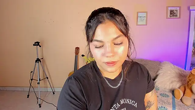 Chat XXX Live naomy_ruiz_