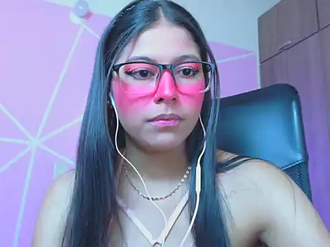 _ALLYSON18_ Adlı Modelin Canlı XXX Sohbeti