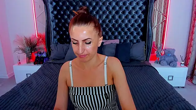 Chatroom XXX en direct de Rebecca_Diamond