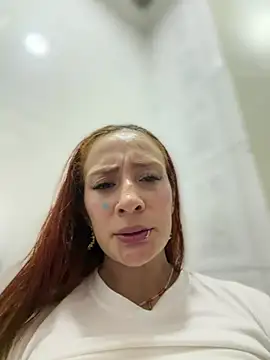 Živý XXX chat Samyra_Biker12