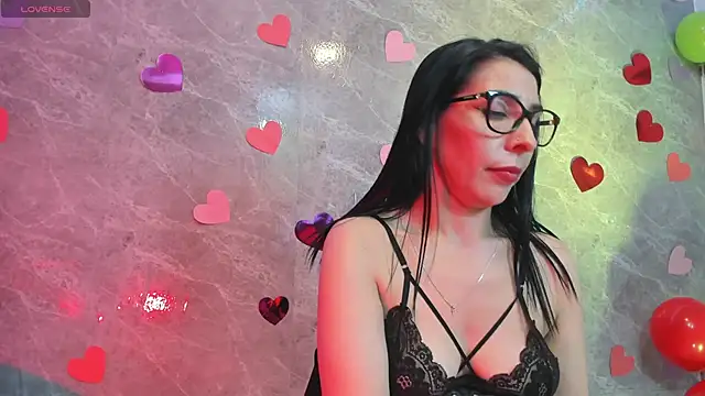 Chat +18 de adellelennoxx ao vivo